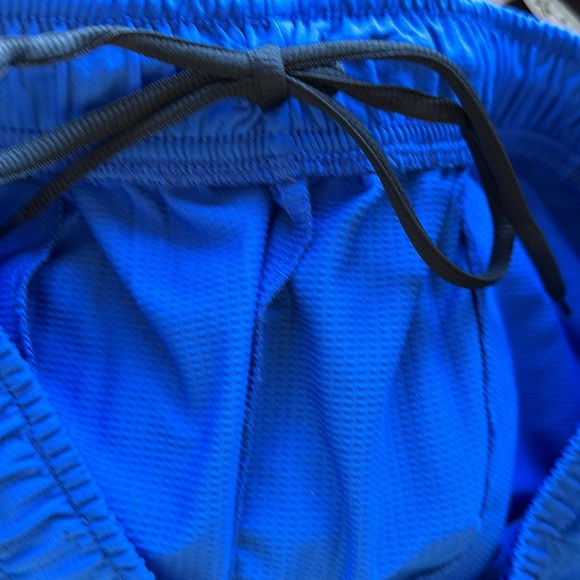 Nike Dri-Fit two-tone blue athletic shorts, size L - Picture 6 of 7